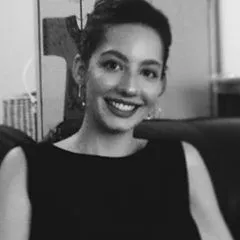 Ada Calvert Headshot